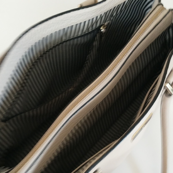 Kate Spade Beige Shoulder Bag with Black Trim - Picture 13 of 13